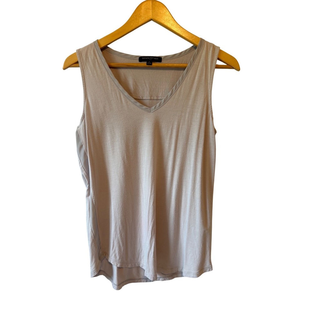 Banana Republic Womens V-Neck Sleeveless Tank Top Light Gray Satin Trim Small
